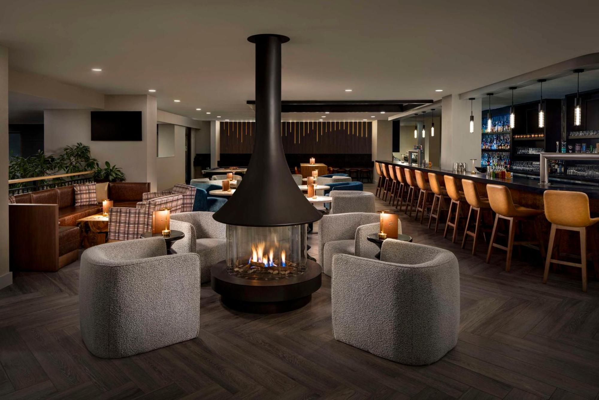Hilton Whistler Resort & Spa Exterior foto
