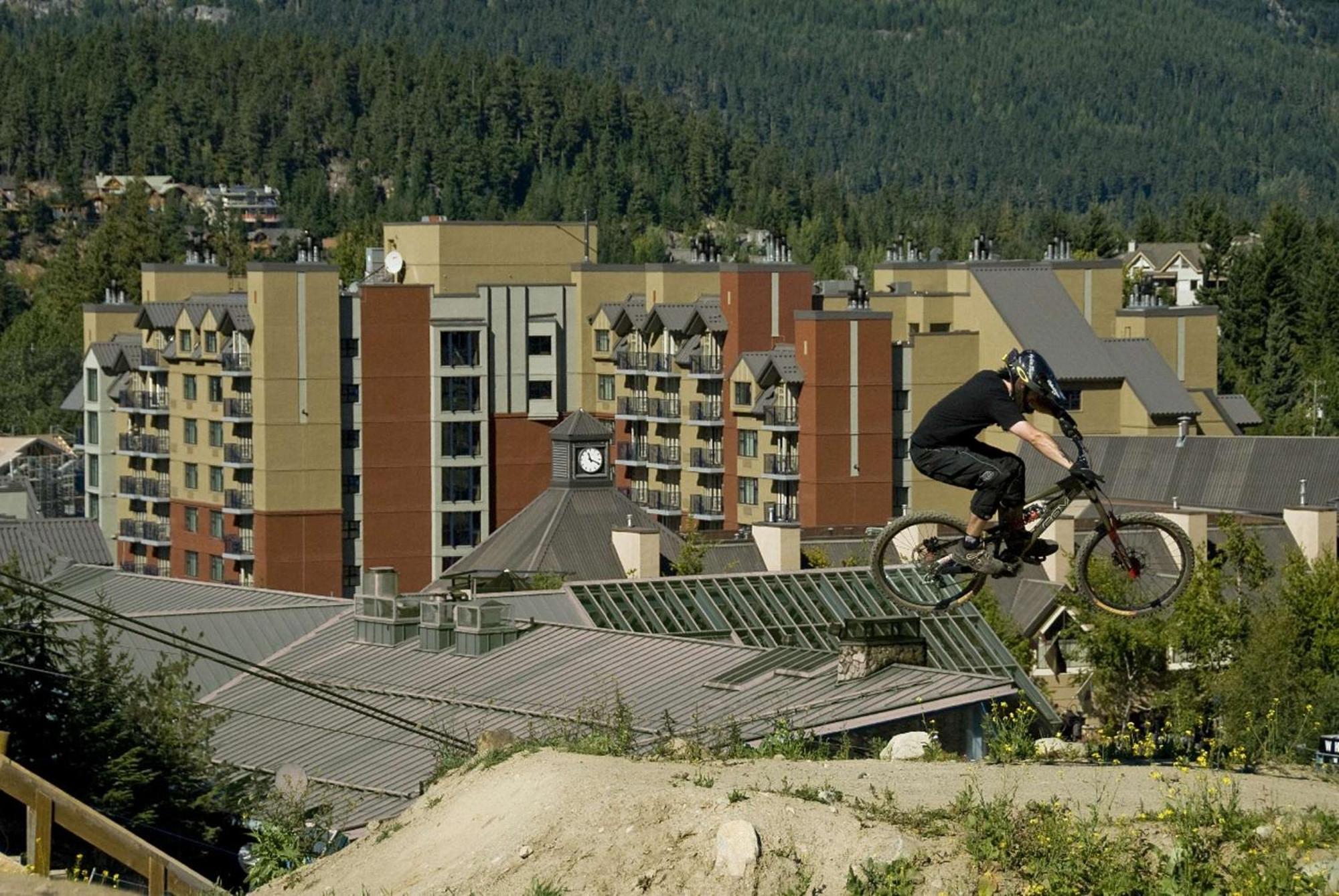 Hilton Whistler Resort & Spa Exterior foto